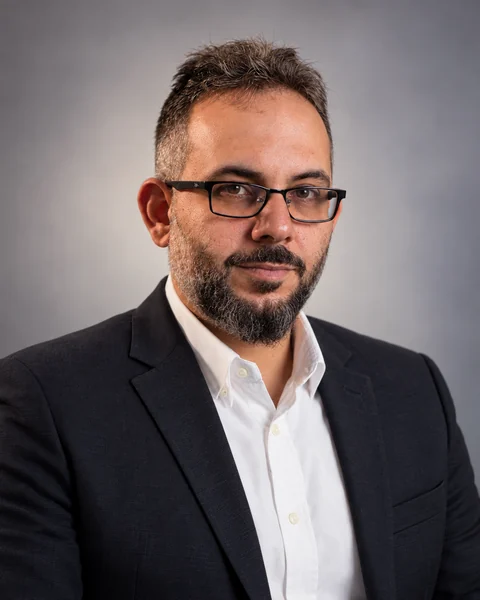د. أحمد شعلان، المدير التنفيذي لمركز زين للأسنان — Dr. Ahmed Shaalan, Chief Executive Officer of Zain Dental Center